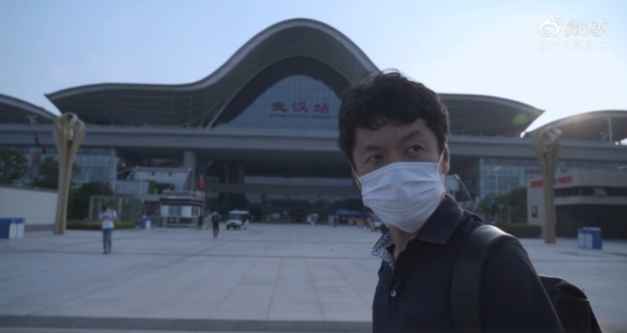 日本导演纪录片走红背后:到武汉澄清了误解,未特意选正能量故事